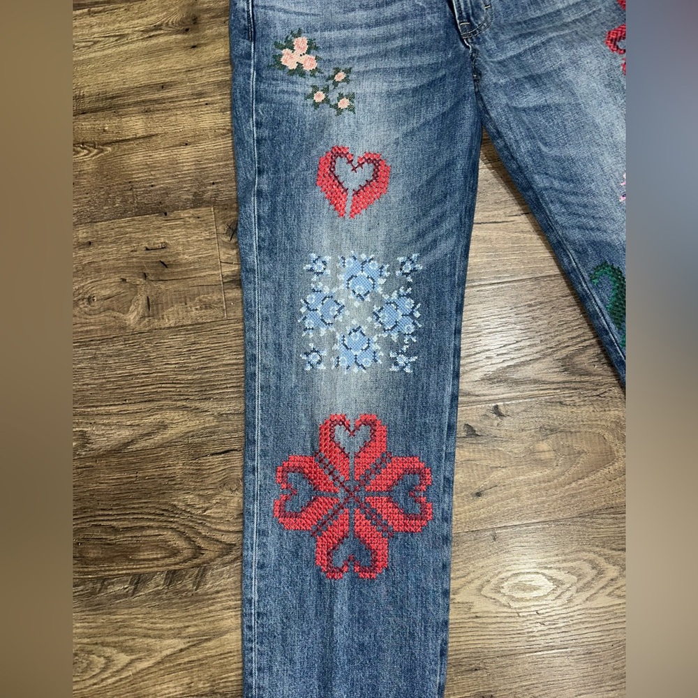 Lucky Brand mid-rise boy jeans with hearts flowers embroidery Valentines 6/28 - Picture 9 of 14